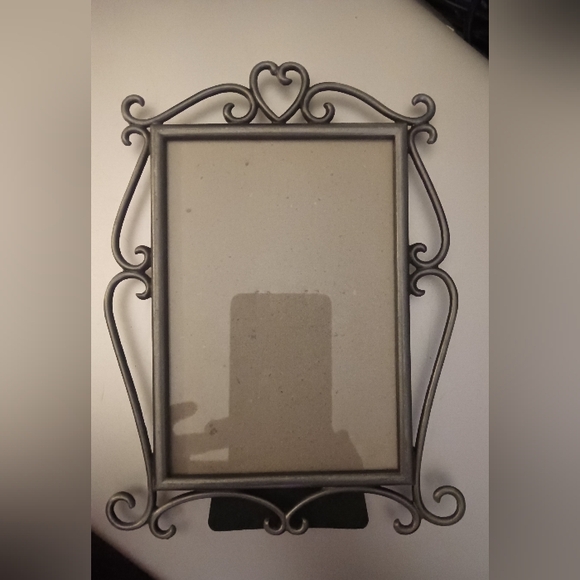 Heart shaped pewter picture frame - Picture 4 of 6